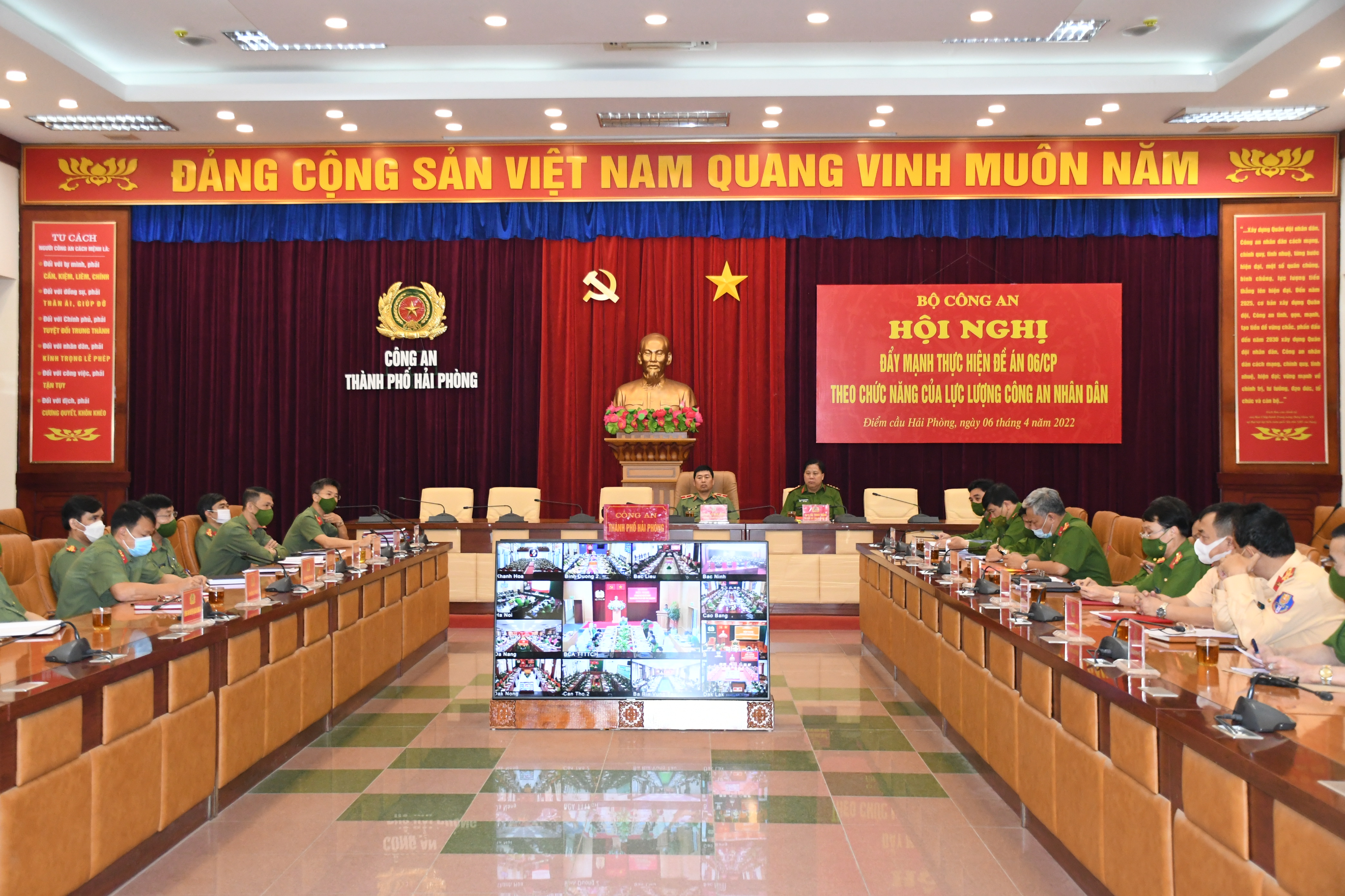 Đẩy mạnh thực hiện Đề án 06 trong lực lượng Công an nhân dân.